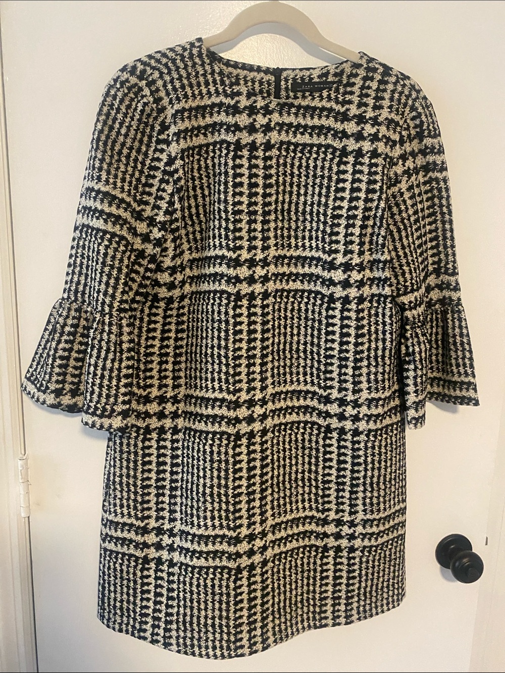 Zara Black and White Houndstooth Bell Sleeve Shift Dress